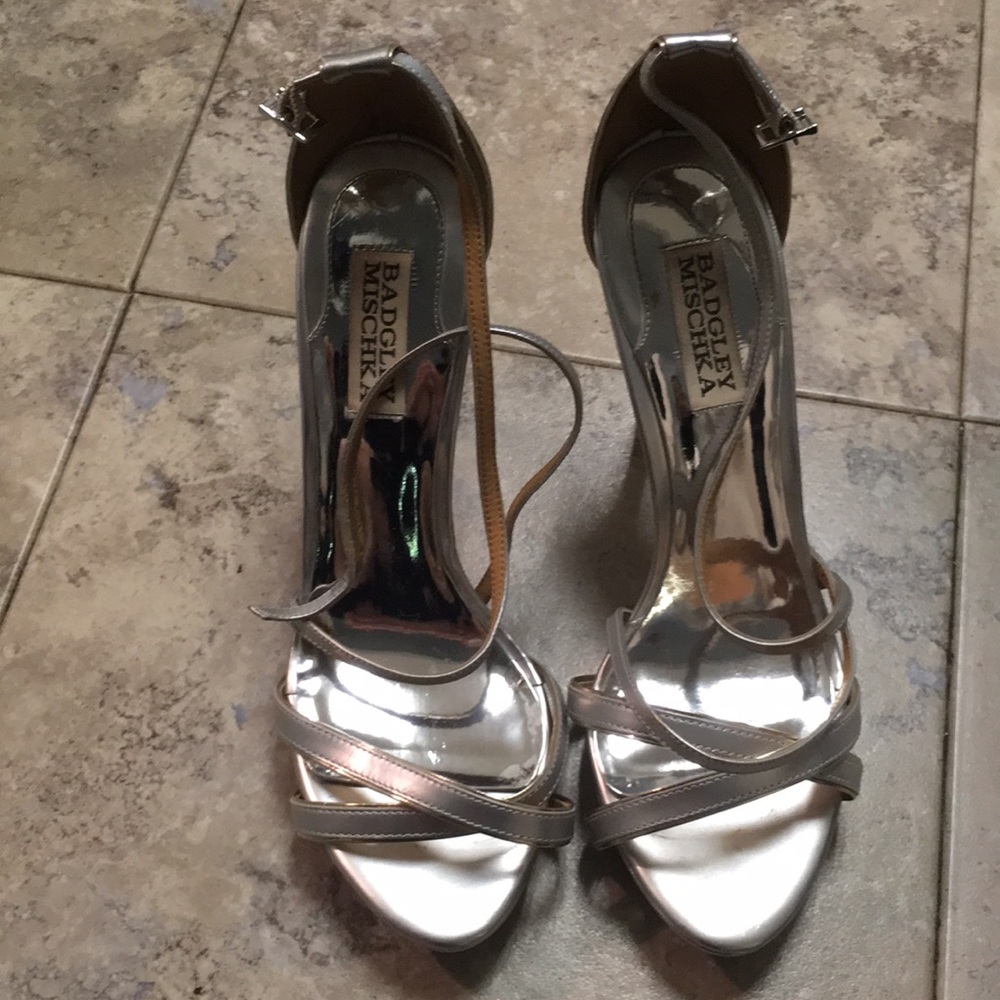 Badgley Mischka Silver heels 7.5